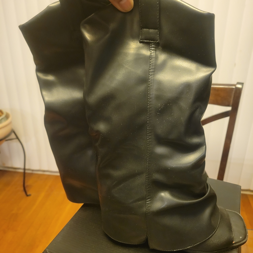 Black Boots